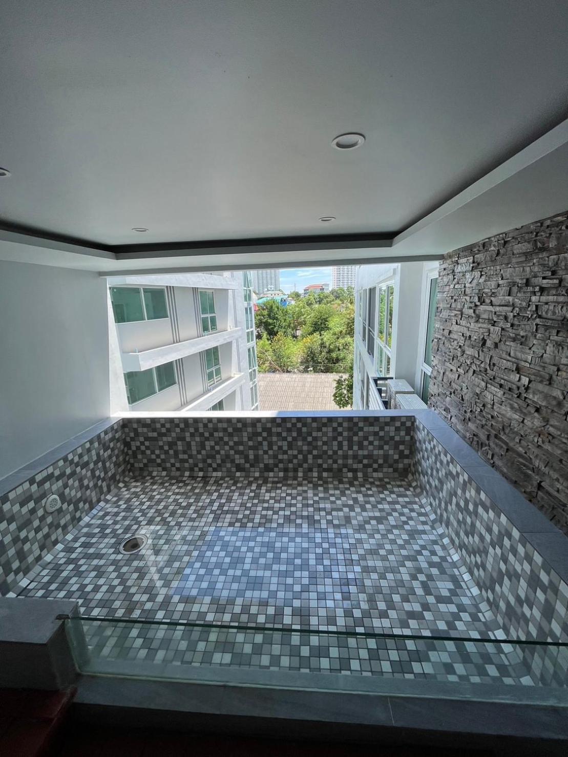Deco Pattaya Hotel North Pattaya Exterior photo