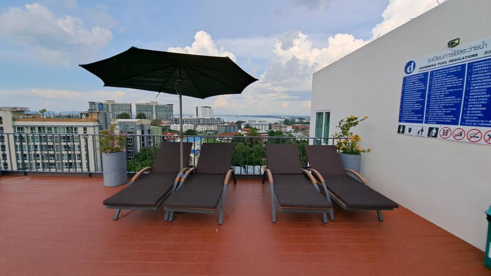 Deco Pattaya Hotel North Pattaya Exterior photo