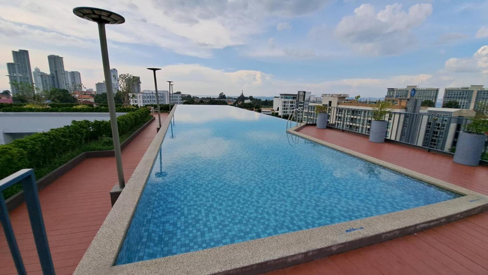 Deco Pattaya Hotel North Pattaya Exterior photo